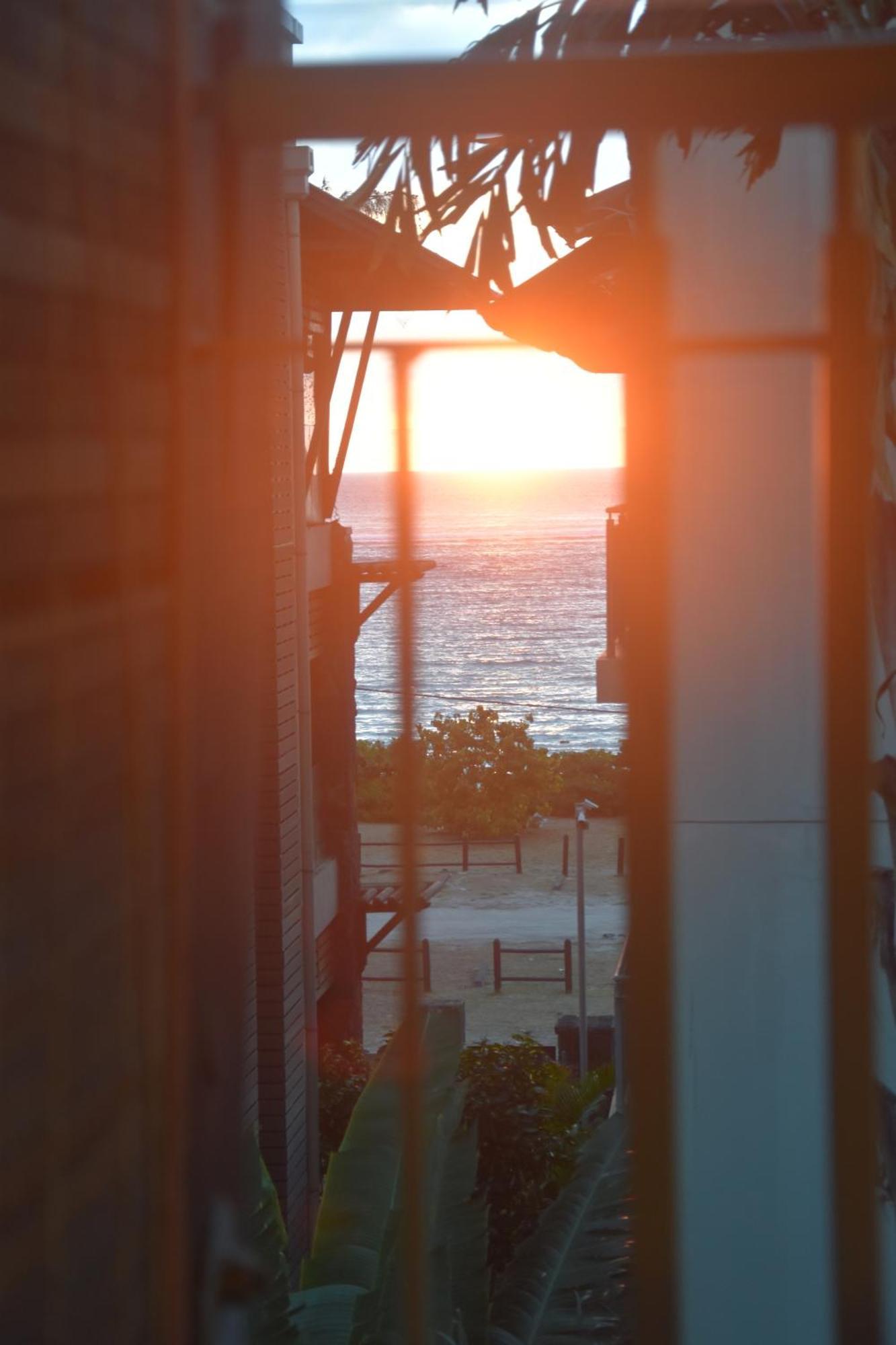Blue Waves Beachfront Penthouse Flic-en-Flacq Exterior foto